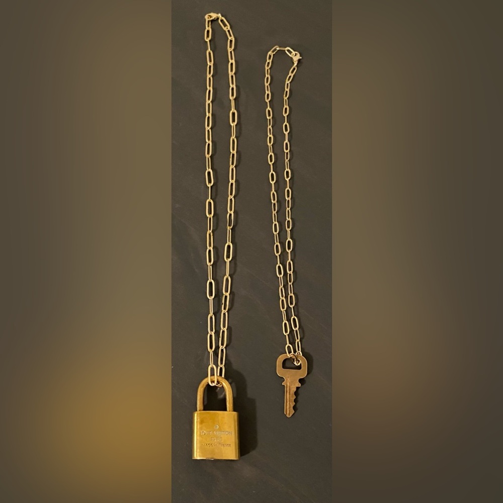 #336 Louis Vuitton LV Lock & Key - Picture 5 of 6